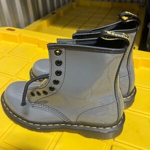 Preloved Dr. Martens 1460YS Gray Patent Leather Boots in size 6